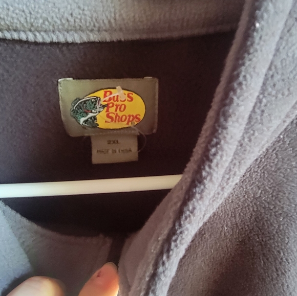 Men's Bass Pro Vest - Picture 4 of 4